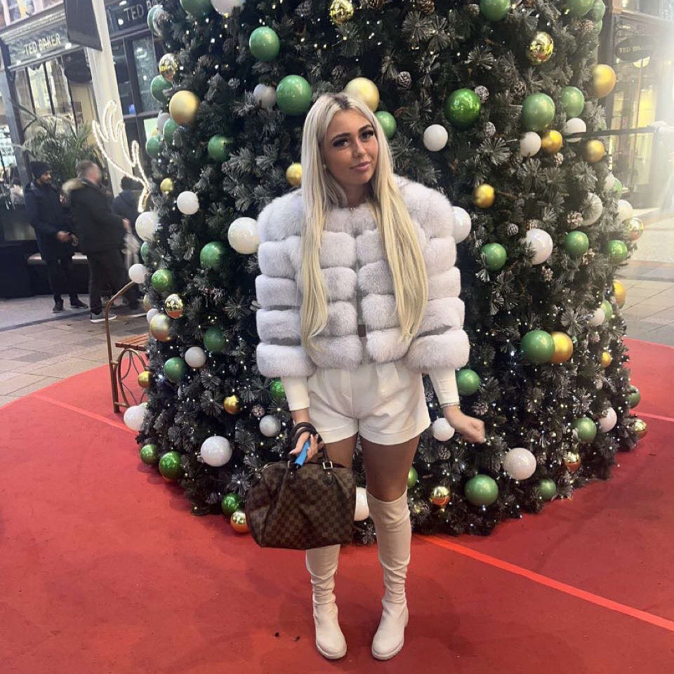 ‘Frost White’ Premium 5 Row Cropped Sleeve Fox Fur Coat (10/18 Day Delivery)