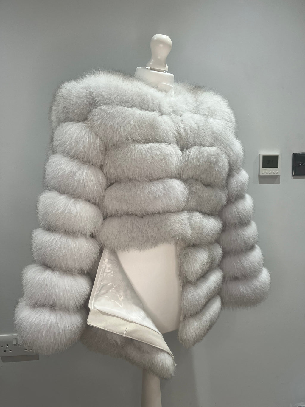 ‘Frost White’ Premium 8 Row Full Sleeve Fox Fur Coat (10/18 Day Delivery)